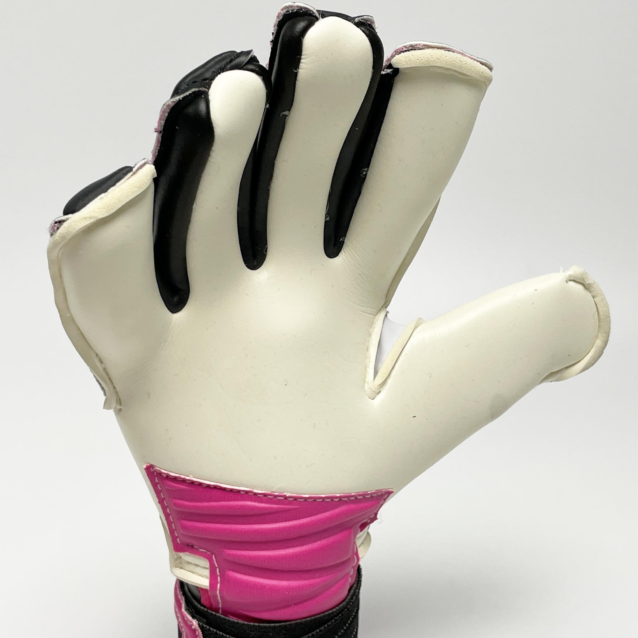 Phantom AKALA - West Coast Goalkeeping