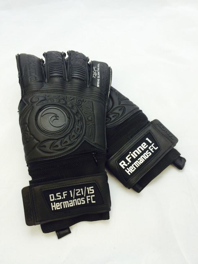 Personalised online goalie gloves
